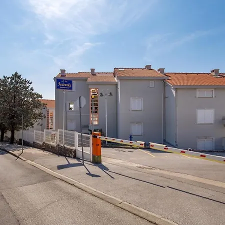 Luxury Studio Apartment Honeymoon Selce Exterior photo